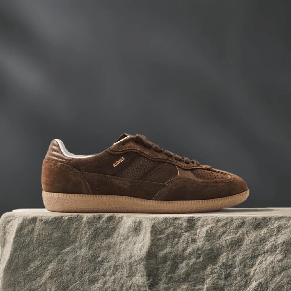 ALOHAS Brown Sneakers with Low-Top Design and Gum Rubber Sole